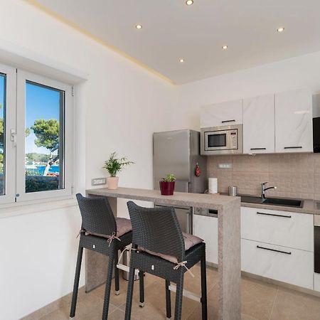 Beach Residences Caroline 赫瓦尔 外观 照片