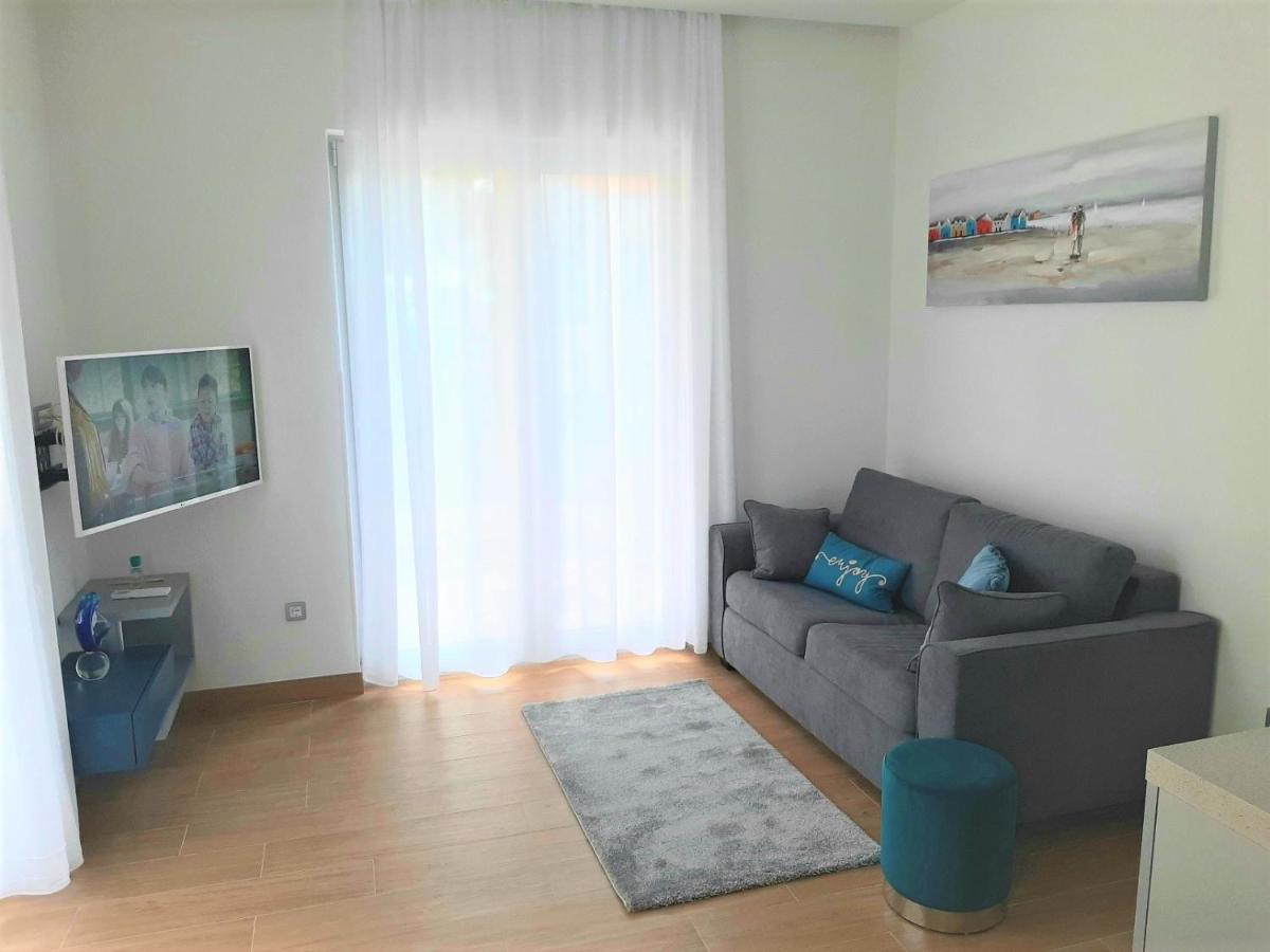 Beach Residences Caroline 赫瓦尔 外观 照片