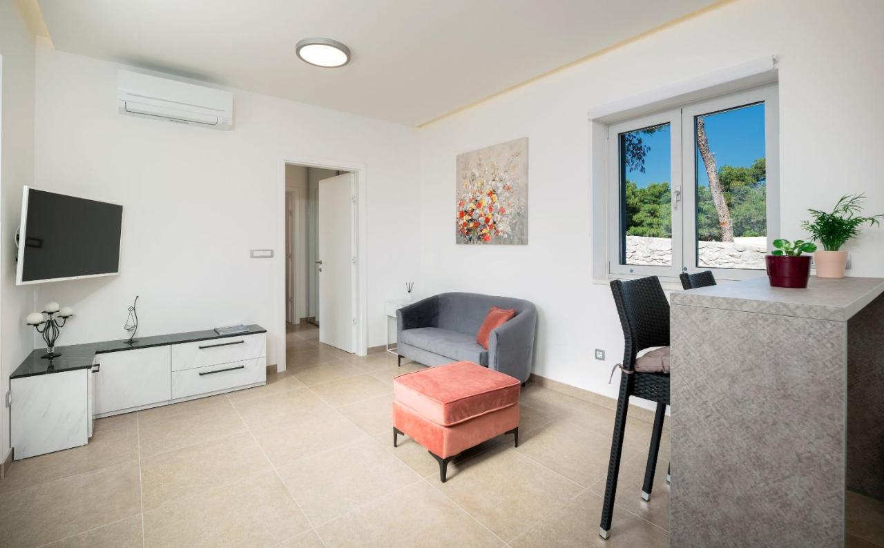 Beach Residences Caroline 赫瓦尔 外观 照片